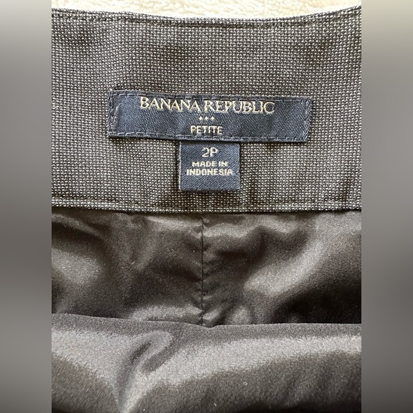 Banana Republic Charcoal Gray Pencil Skirt – Size 2P Petite - Picture 3 of 6